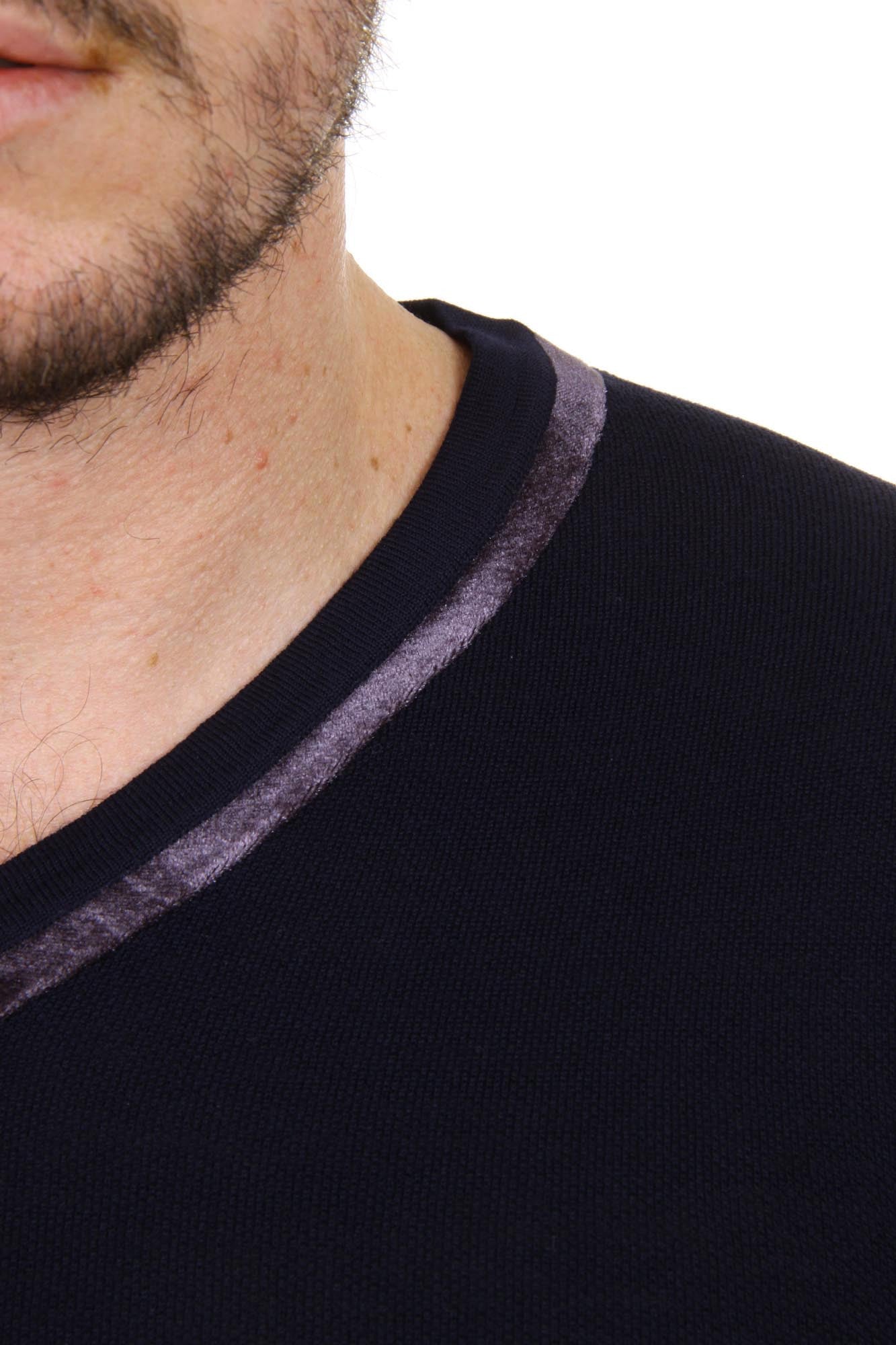 Giorgio Armani mens sweater V neck SSM20M SS29M 924