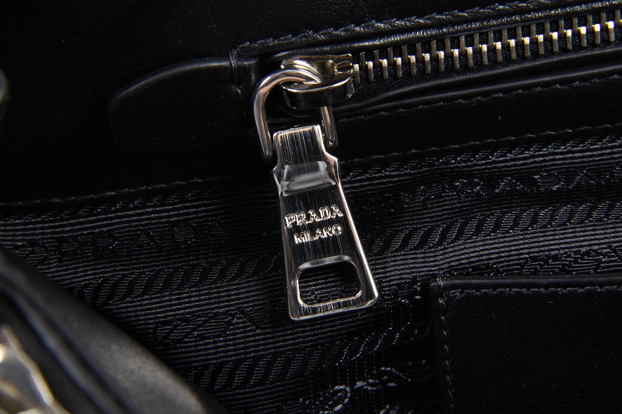 Prada shopping tote handbag BN2866 Nero Soft Calf – Just Fashion